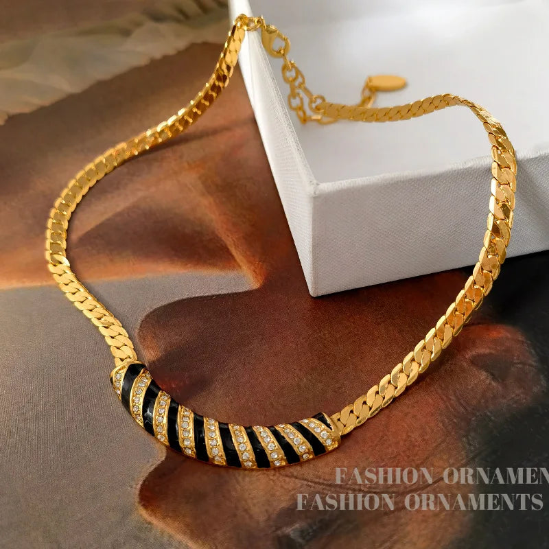 Trendy Jewelry Design Metal Black Pendant Necklace